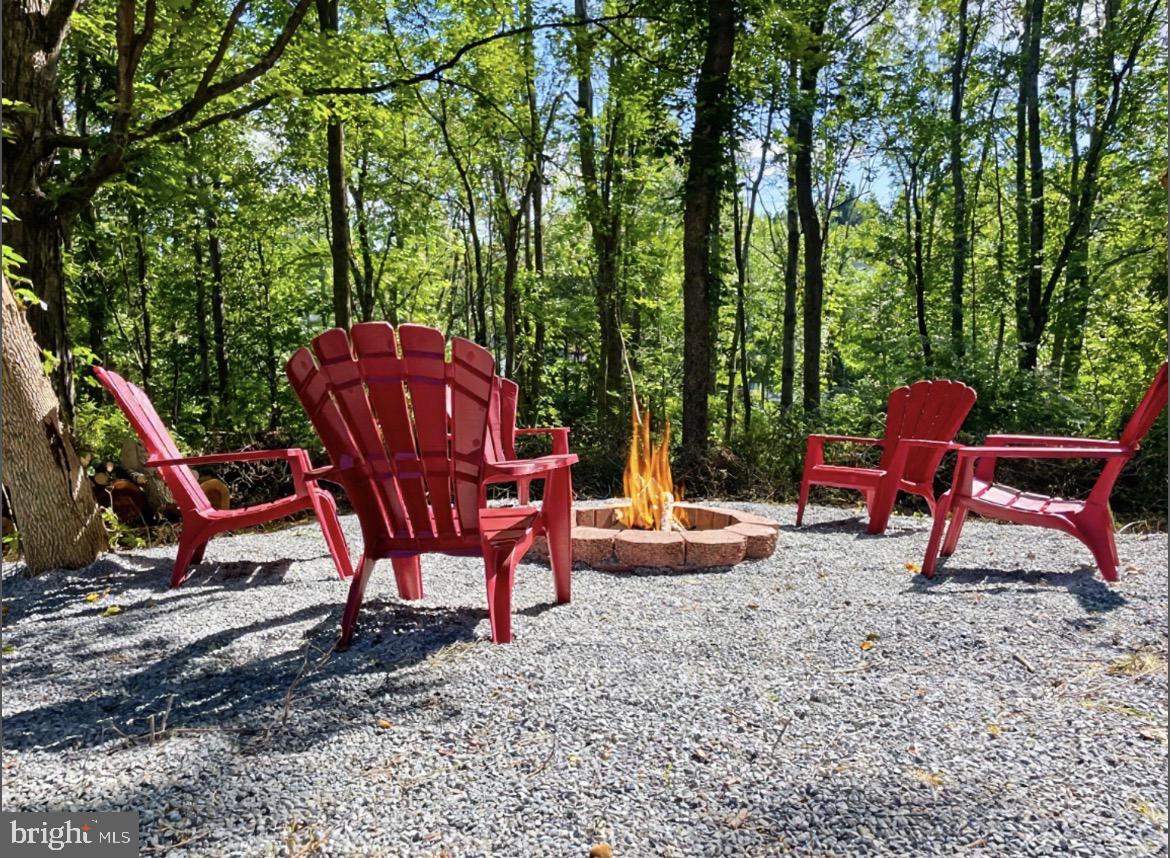 11 MEADOWVIEW DRIVE