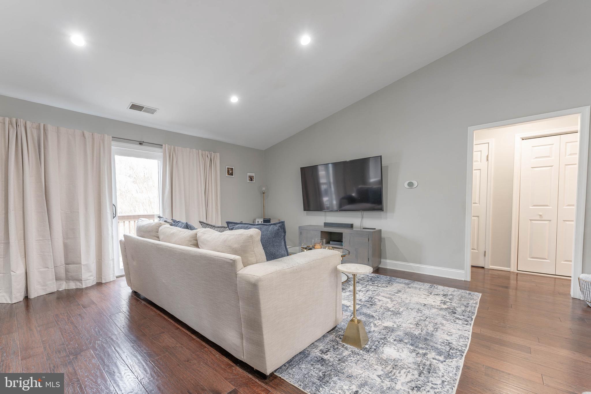 RUNNYMEADE FARMS - Residential