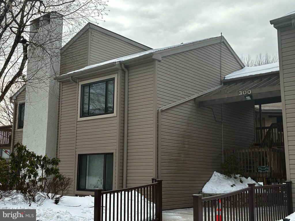 Photo of 308 Pritchard Place, NEWTOWN SQUARE, PA 19073 (MLS # PADE2107796)