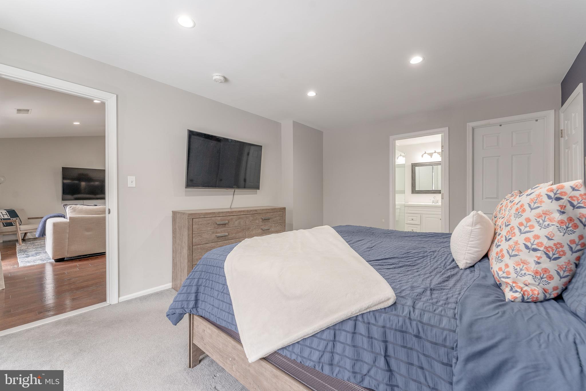 RUNNYMEADE FARMS - Residential