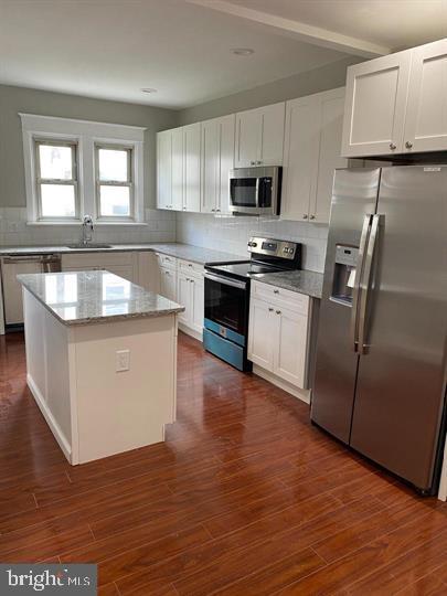 2831 ARAMINGO AVENUE