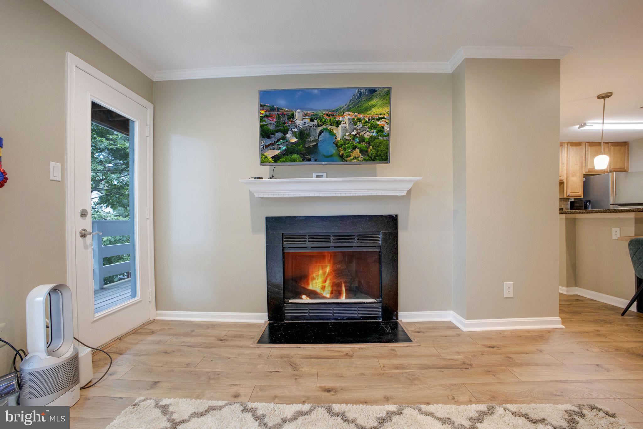 FOUR WINDS AT OAKTON - Residential