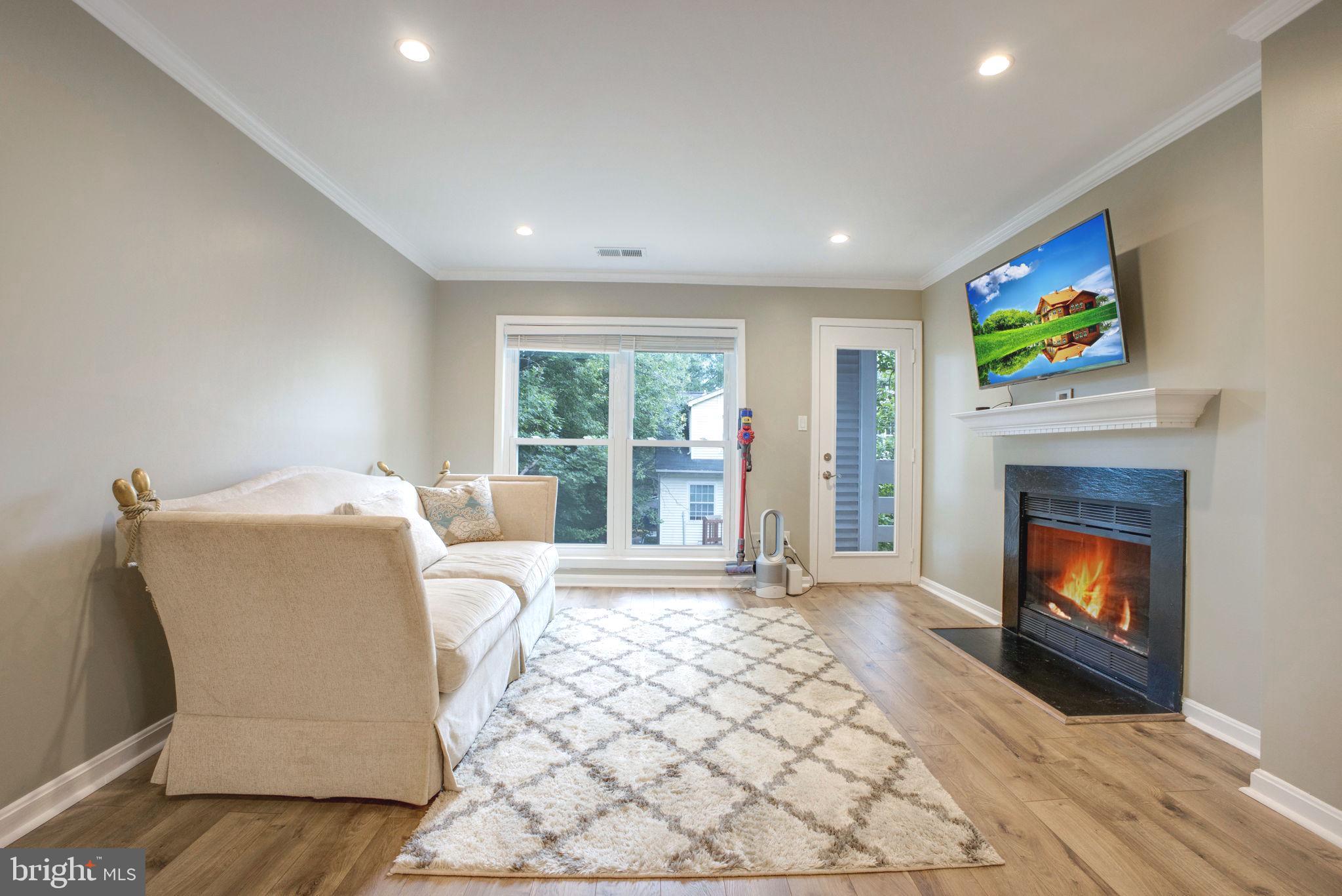 FOUR WINDS AT OAKTON - Residential