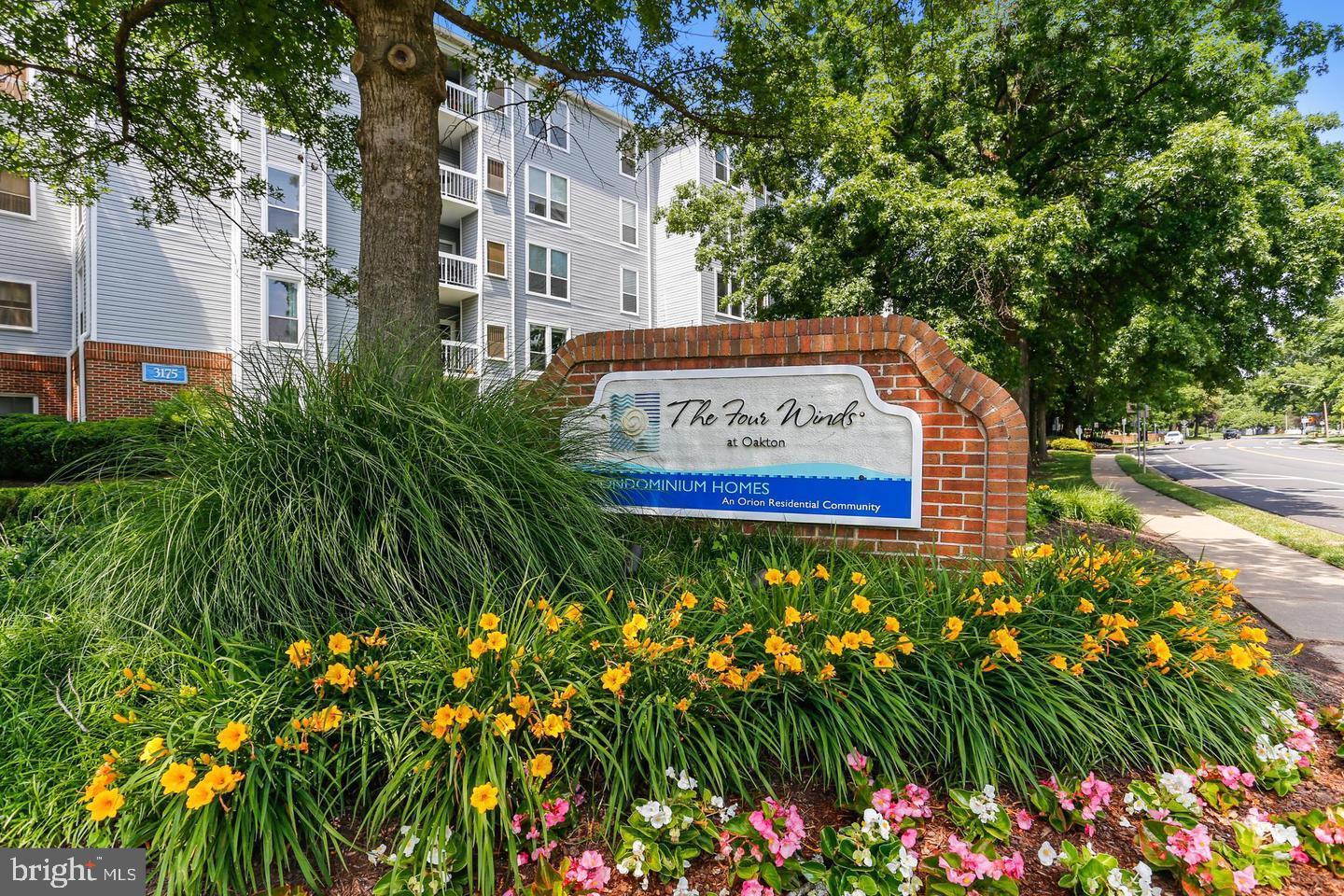 FOUR WINDS AT OAKTON - Residential