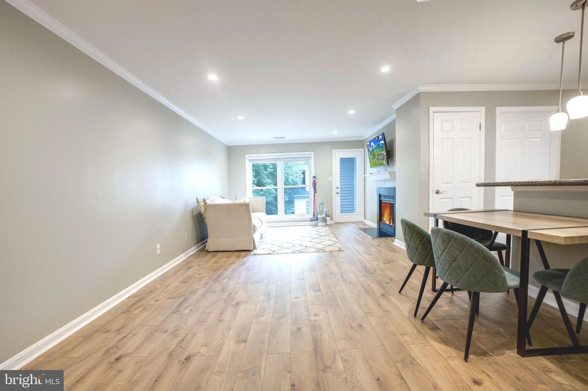 FOUR WINDS AT OAKTON - Residential