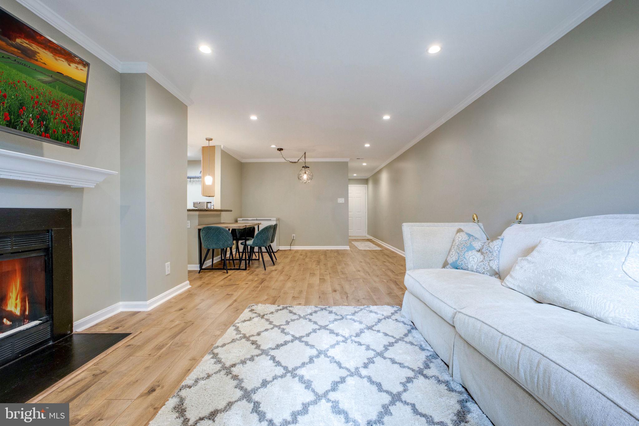 FOUR WINDS AT OAKTON - Residential