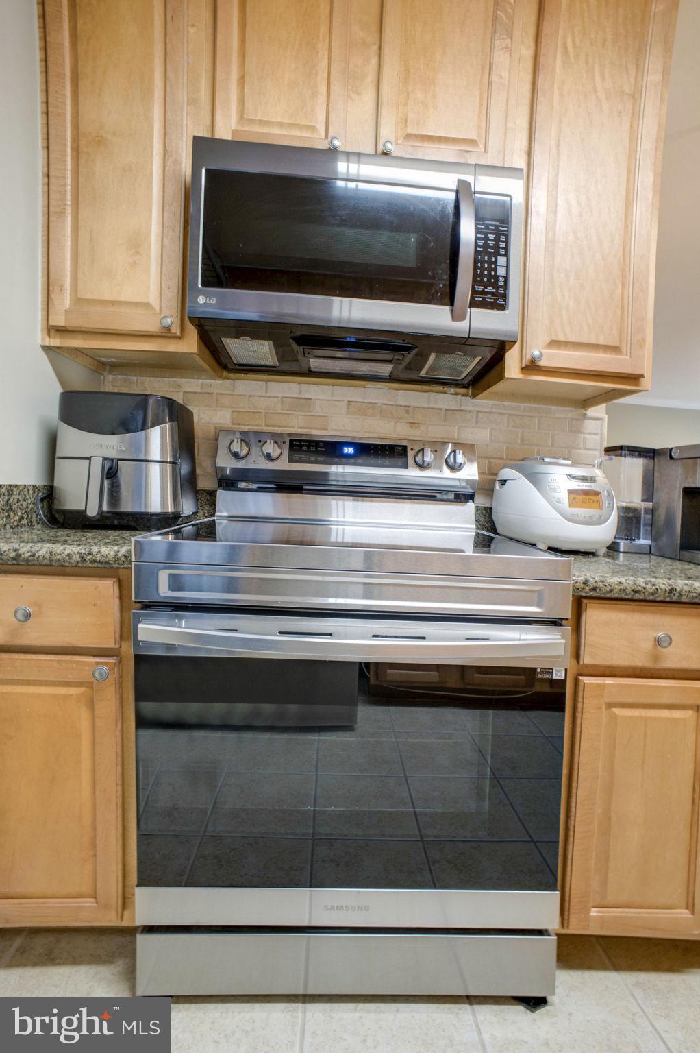 FOUR WINDS AT OAKTON - Residential