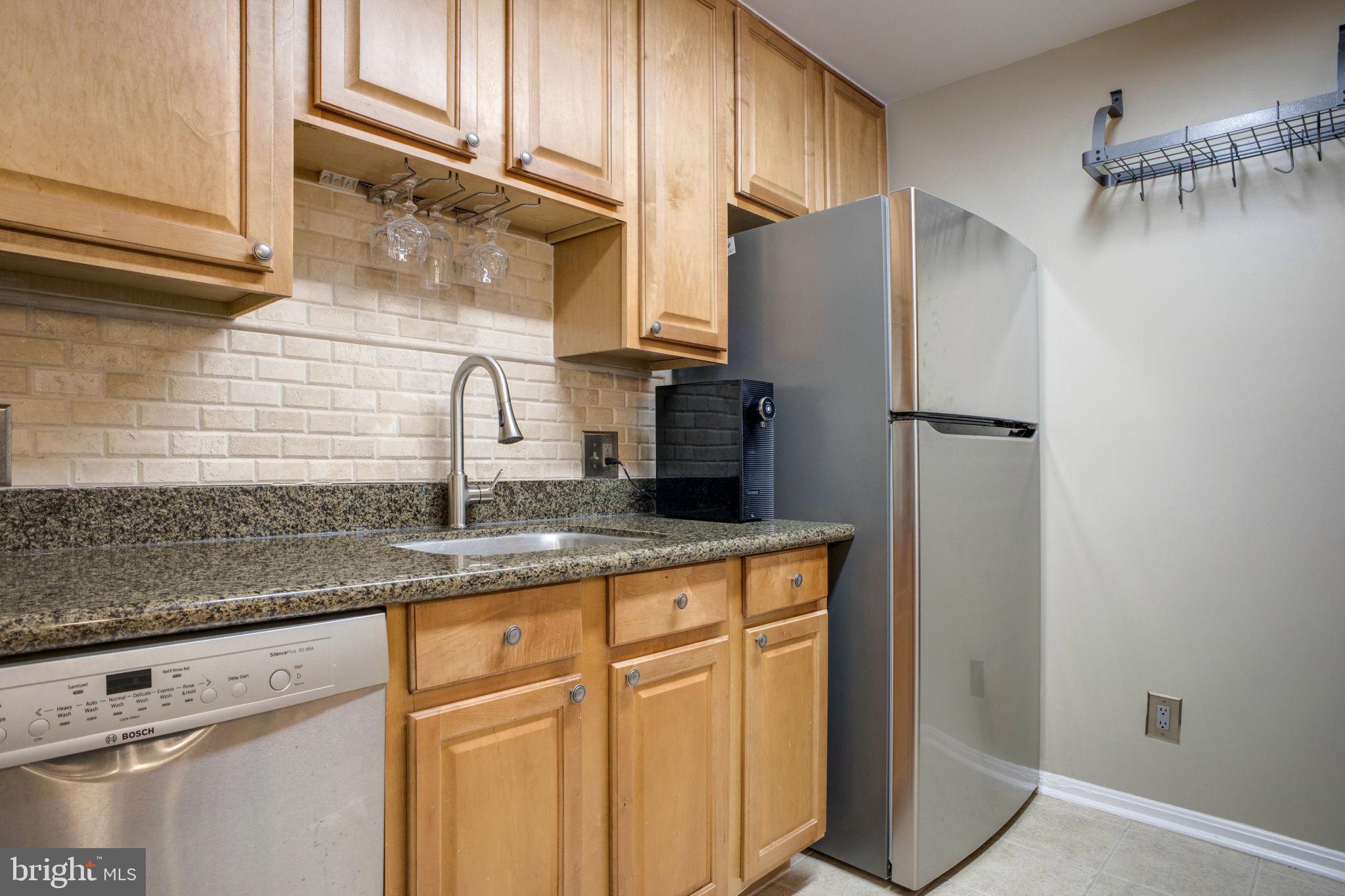 FOUR WINDS AT OAKTON - Residential