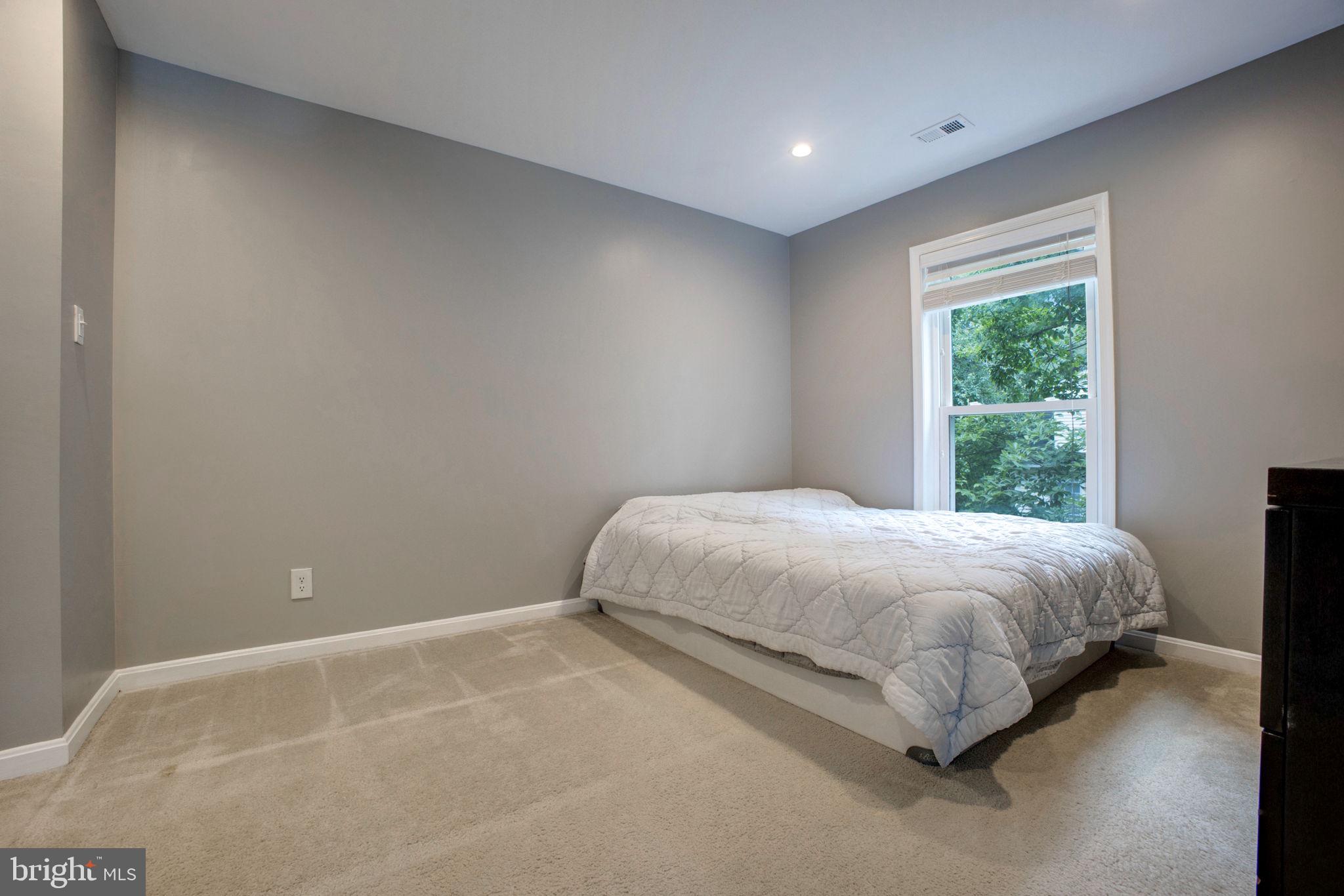 FOUR WINDS AT OAKTON - Residential