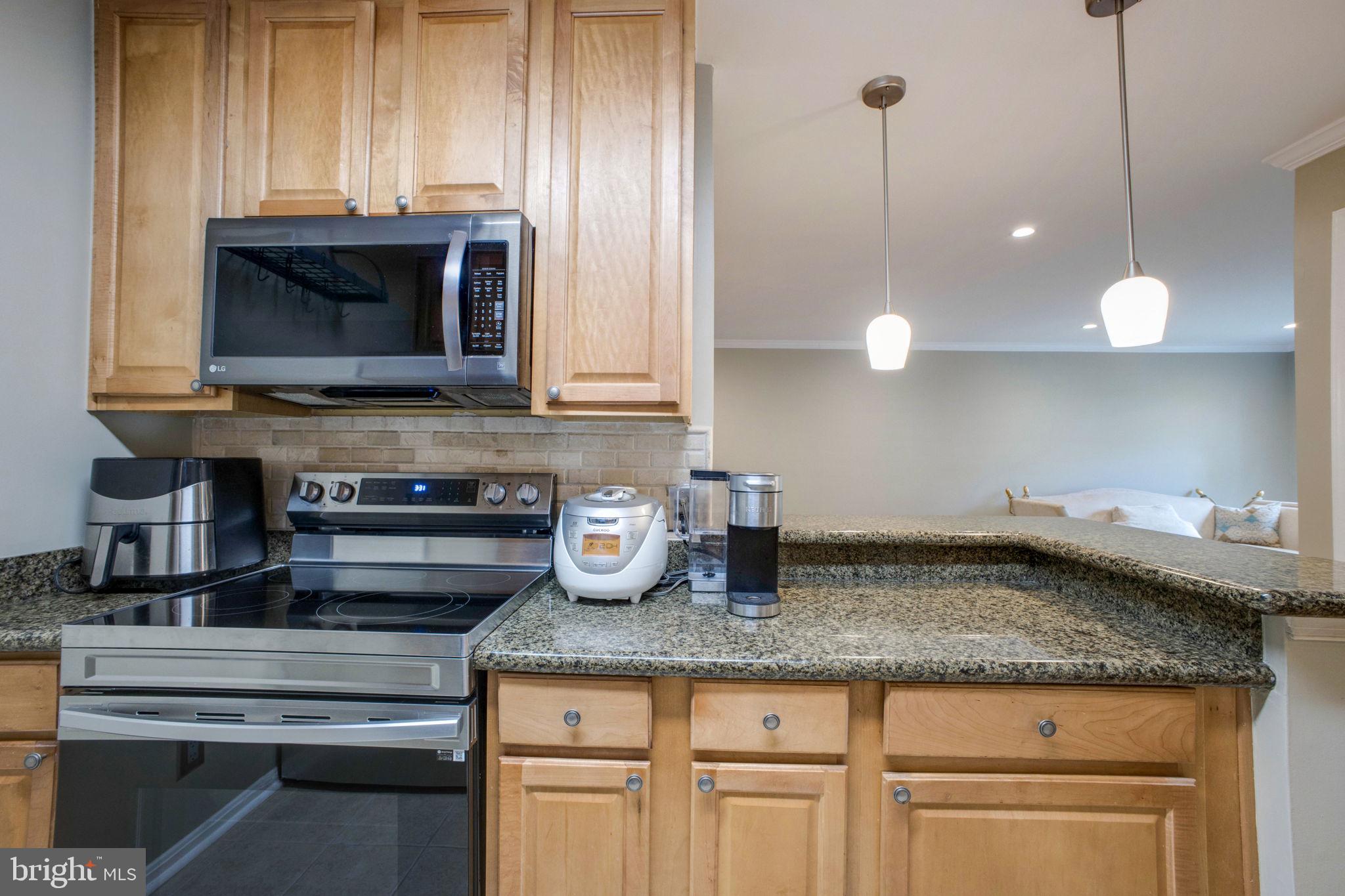 FOUR WINDS AT OAKTON - Residential