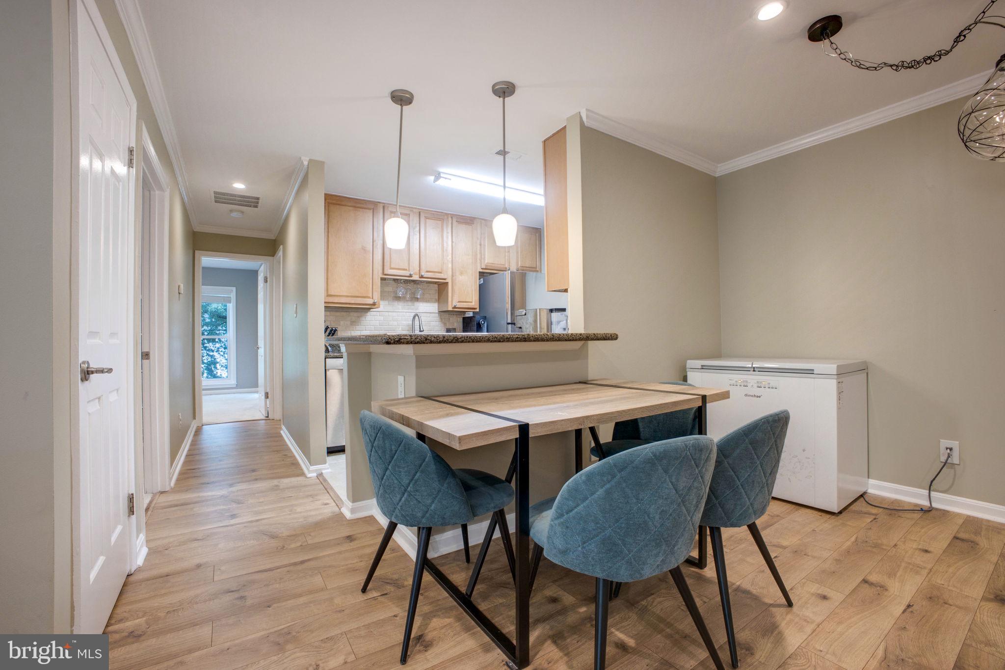 FOUR WINDS AT OAKTON - Residential