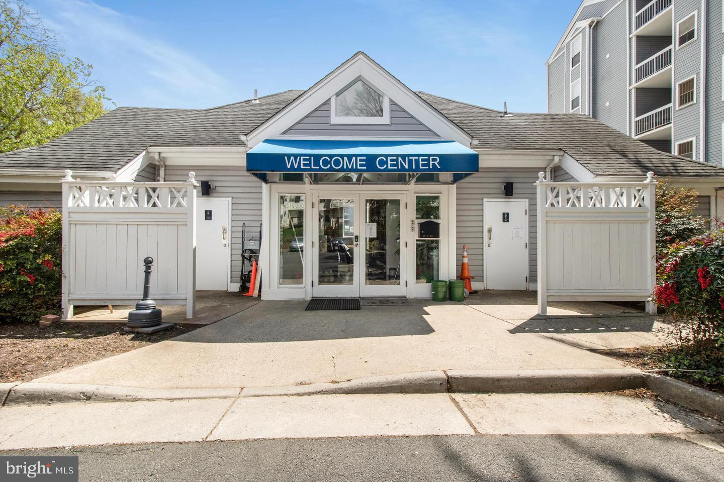 FOUR WINDS AT OAKTON - Residential