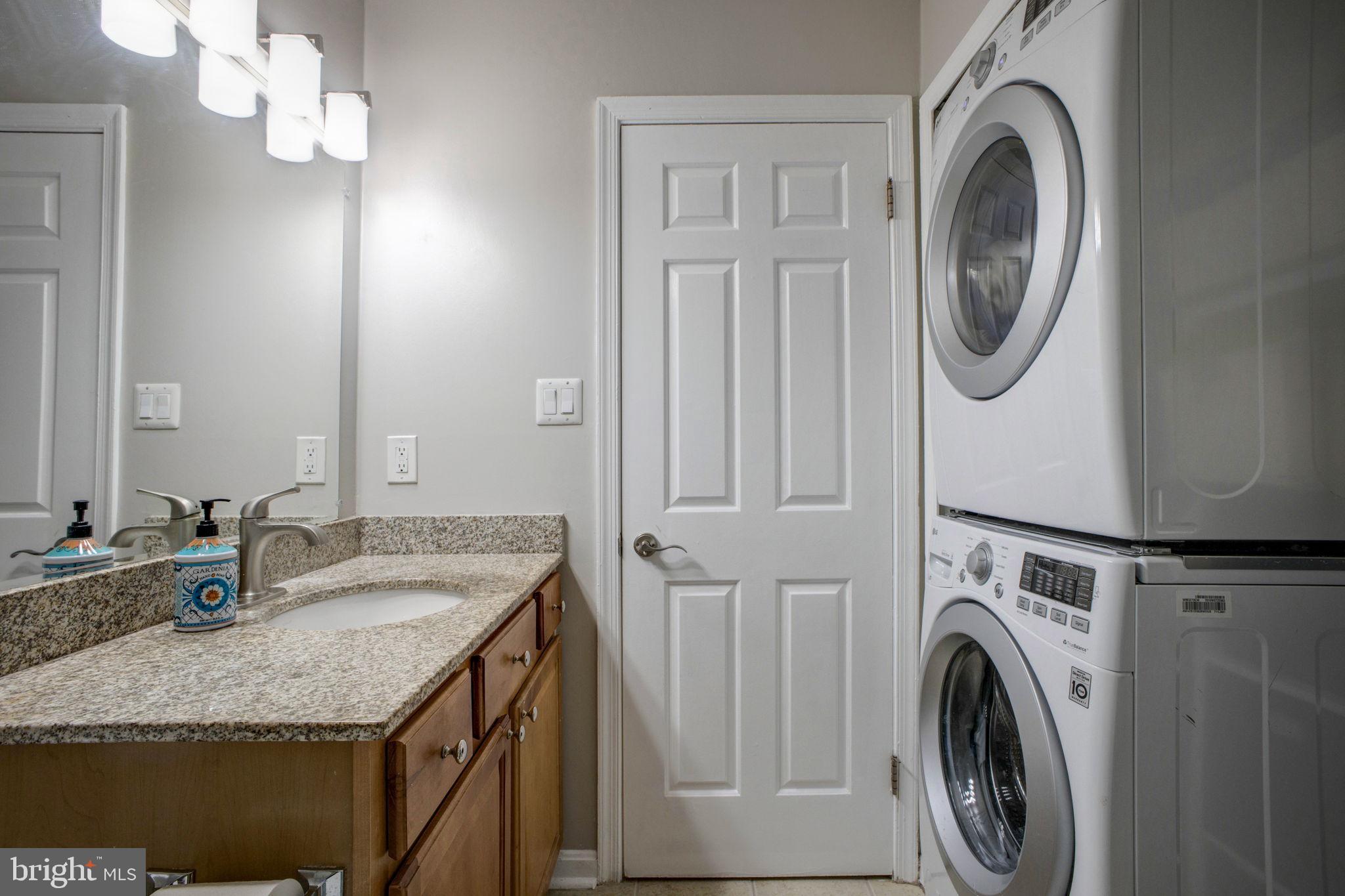 FOUR WINDS AT OAKTON - Residential