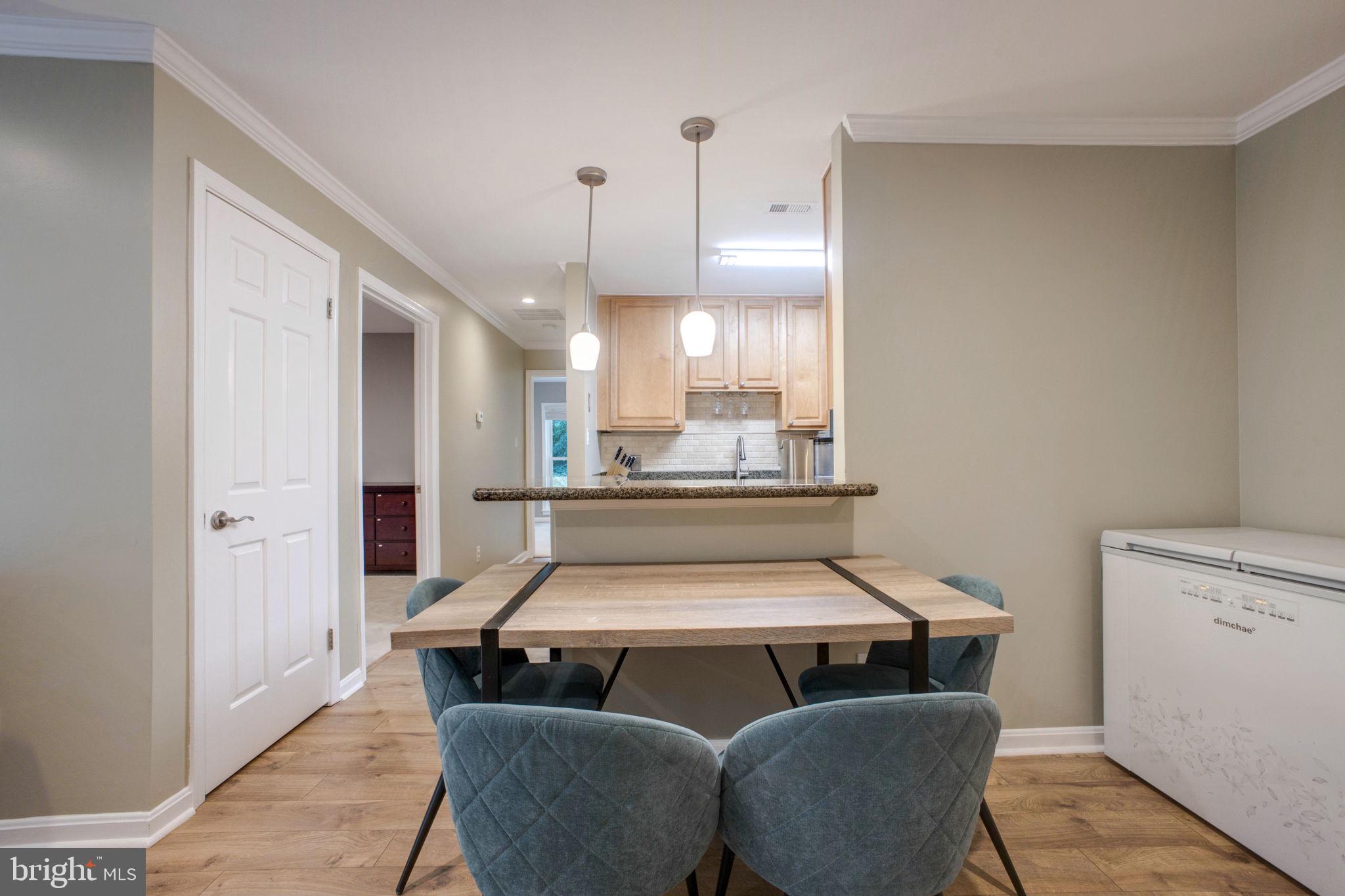 FOUR WINDS AT OAKTON - Residential