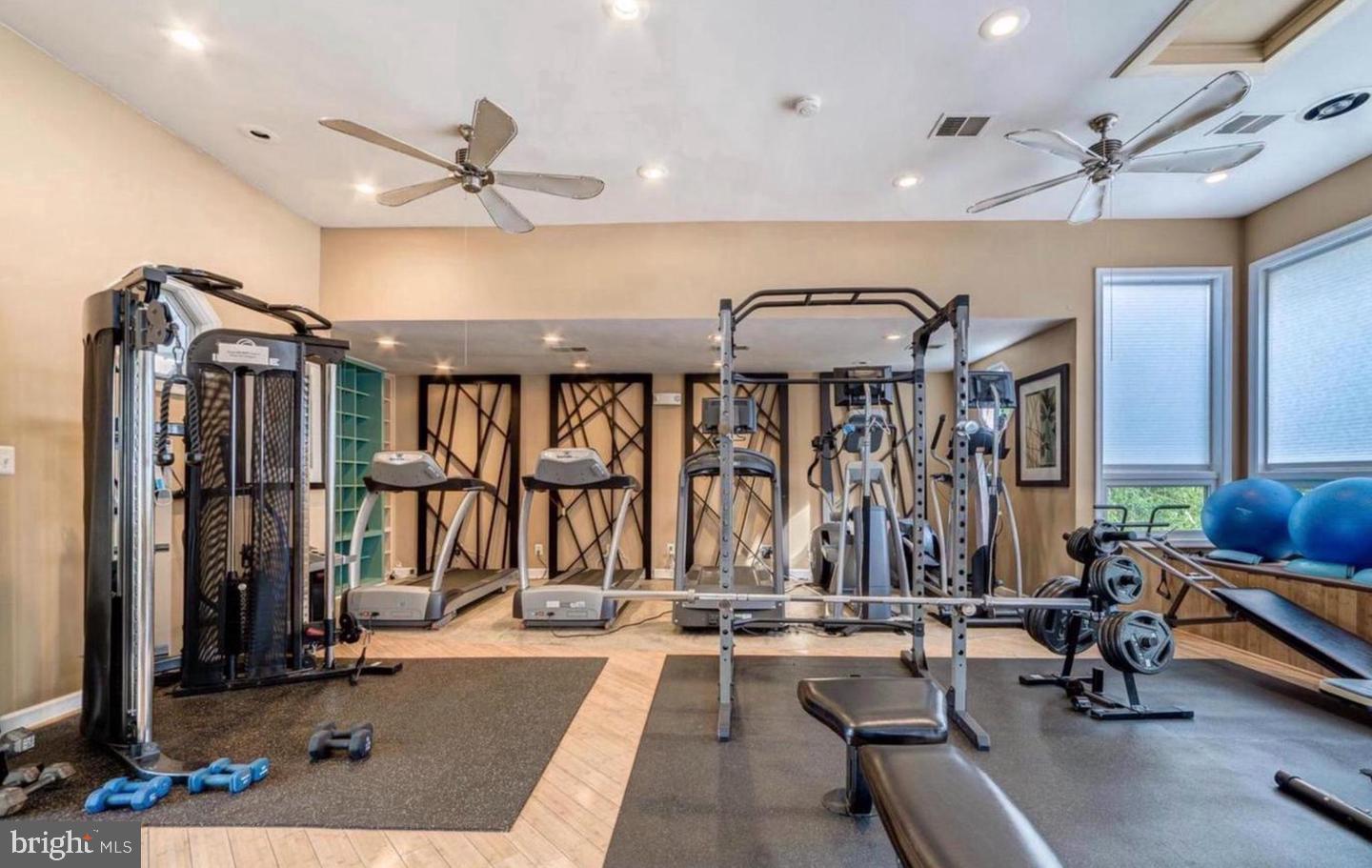 FOUR WINDS AT OAKTON - Residential