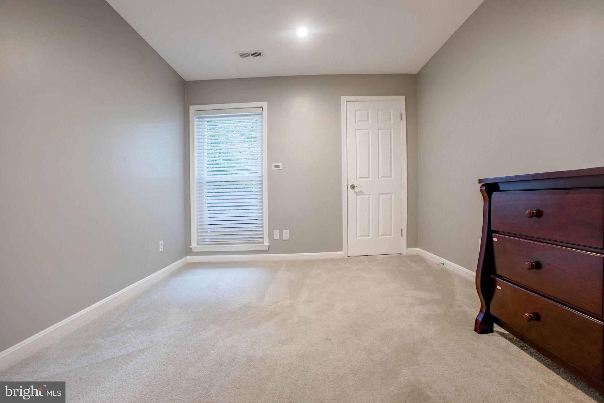 FOUR WINDS AT OAKTON - Residential