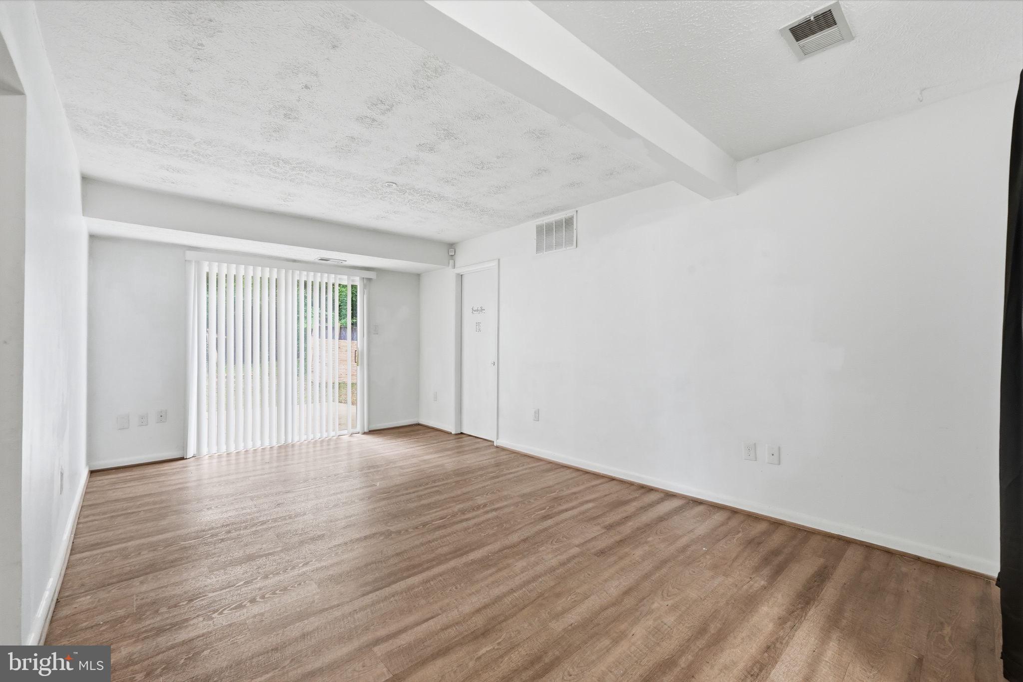 OAKWOOD - Residential