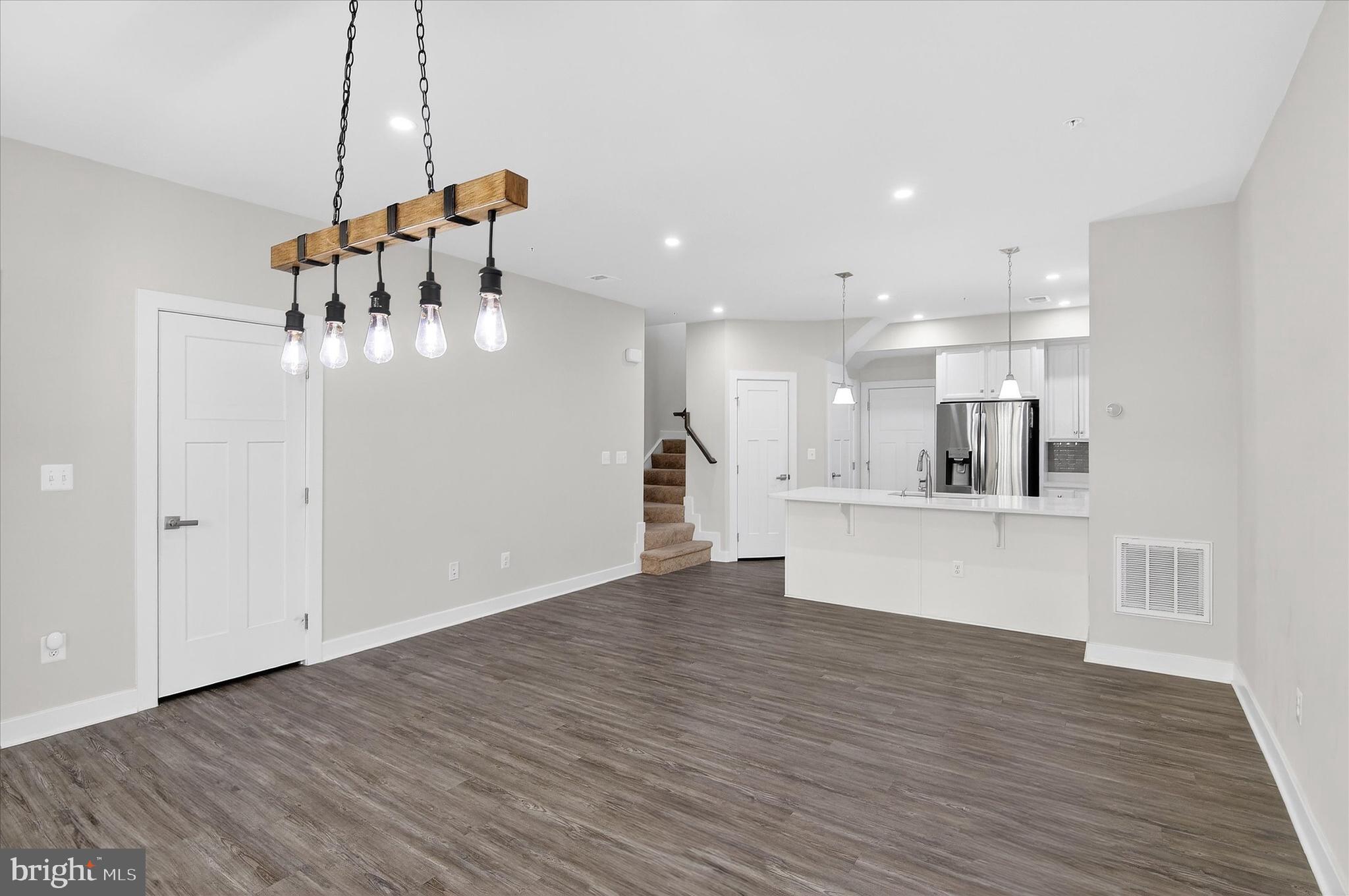 ARCOLA TOWN CENTER CONDO - Residential