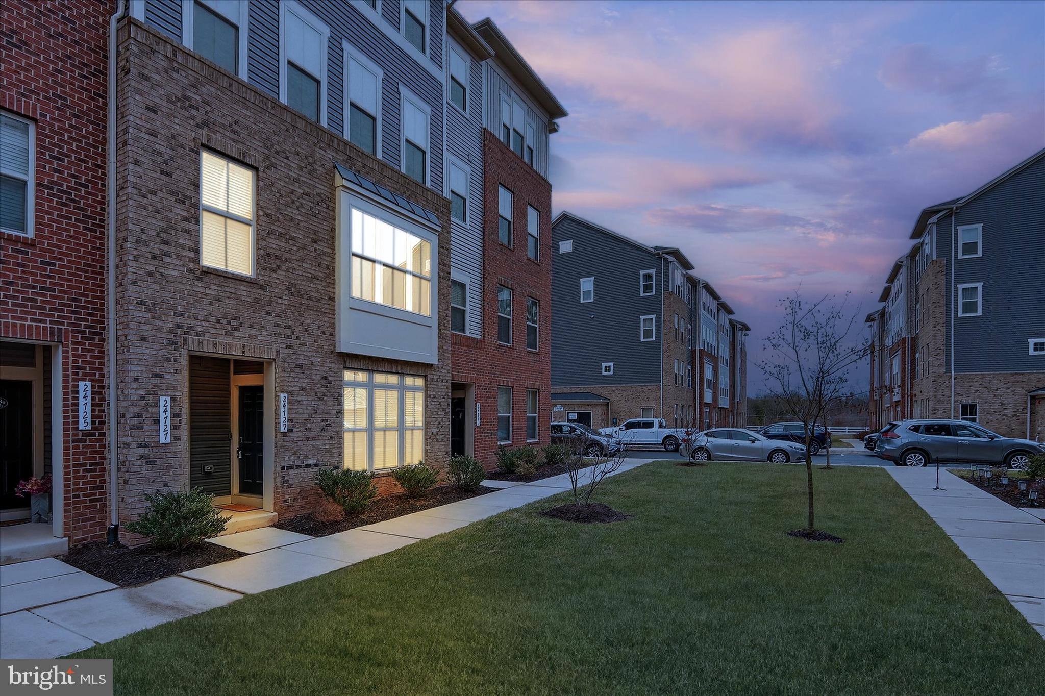 ARCOLA TOWN CENTER CONDO - Residential