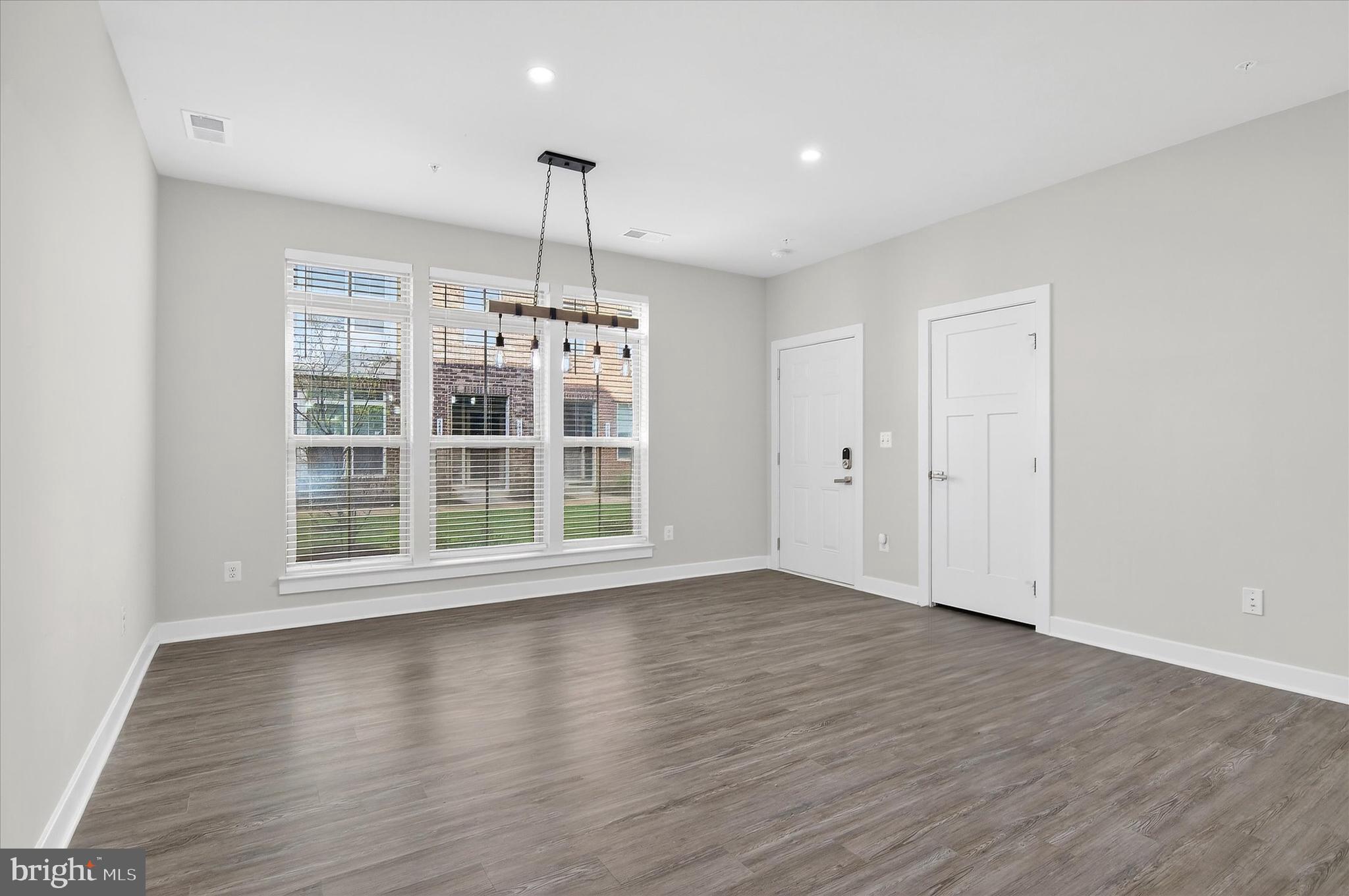 ARCOLA TOWN CENTER CONDO - Residential