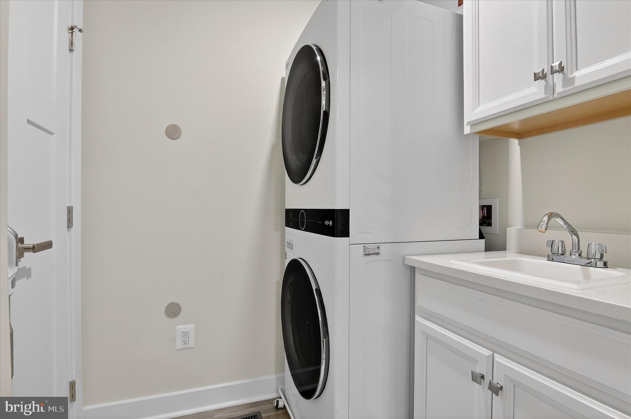 ARCOLA TOWN CENTER CONDO - Residential