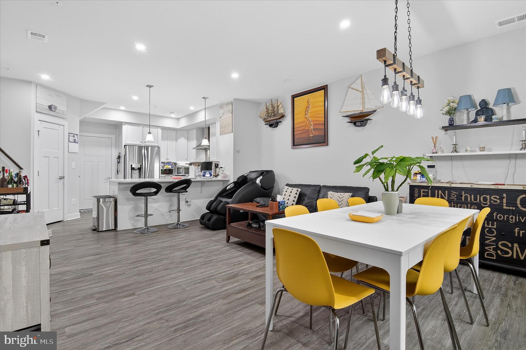 ARCOLA TOWN CENTER CONDO - Residential