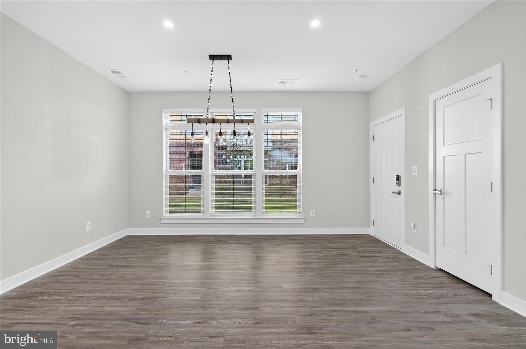 ARCOLA TOWN CENTER CONDO - Residential