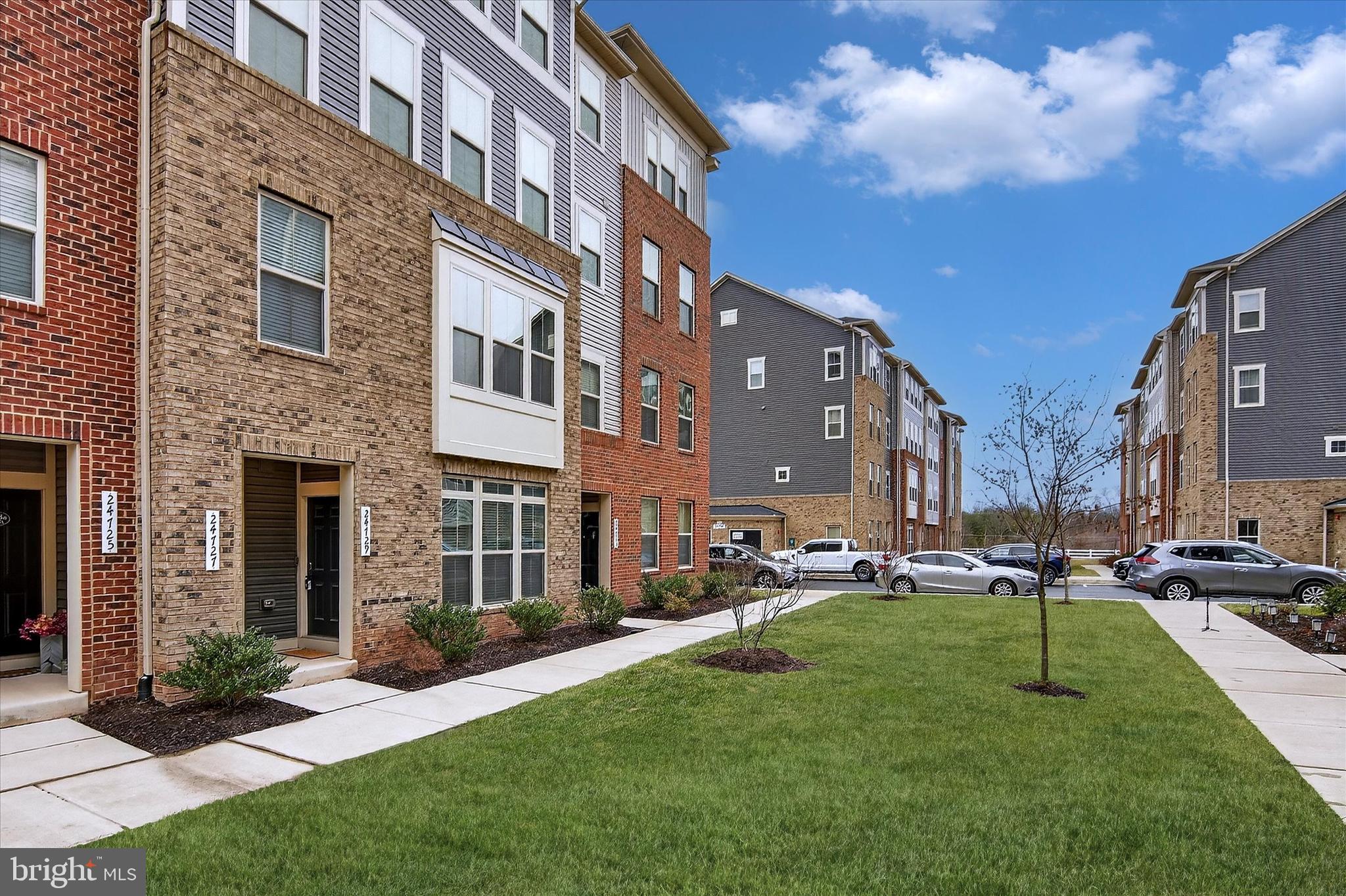 ARCOLA TOWN CENTER CONDO - Residential