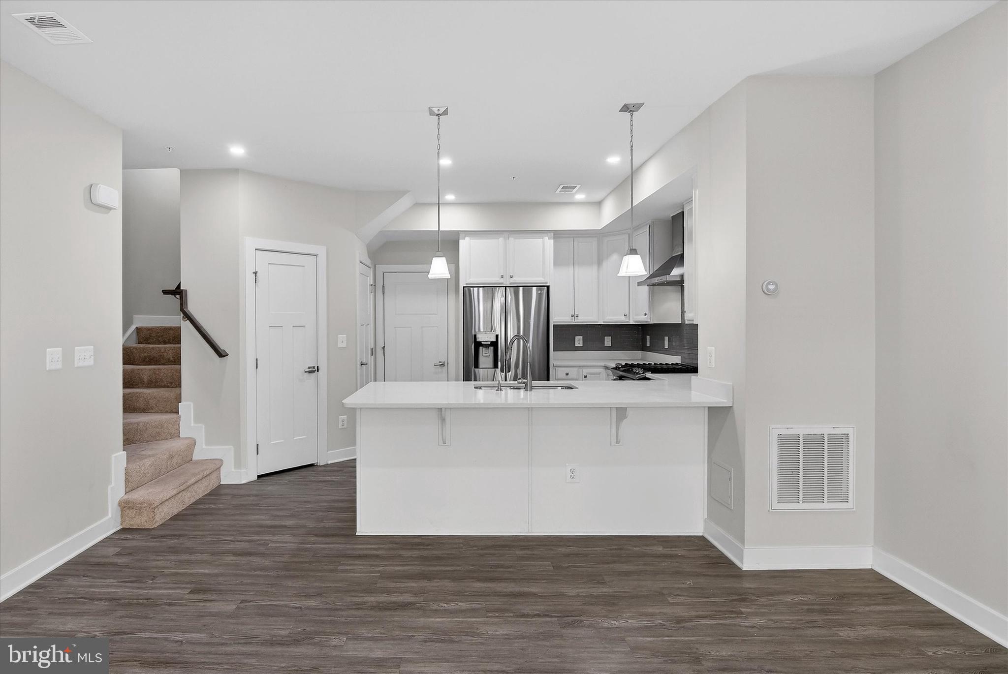 ARCOLA TOWN CENTER CONDO - Residential