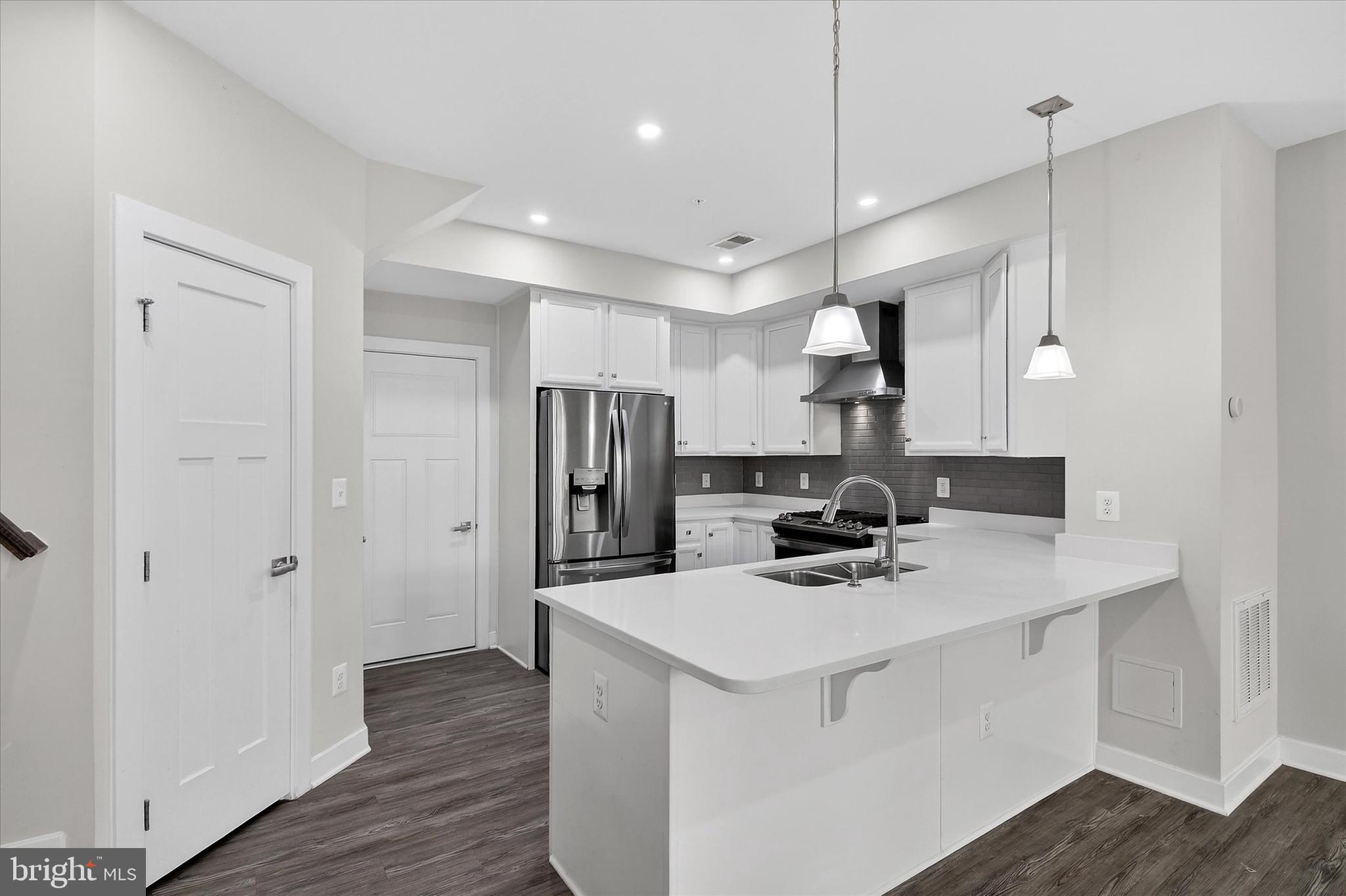 ARCOLA TOWN CENTER CONDO - Residential