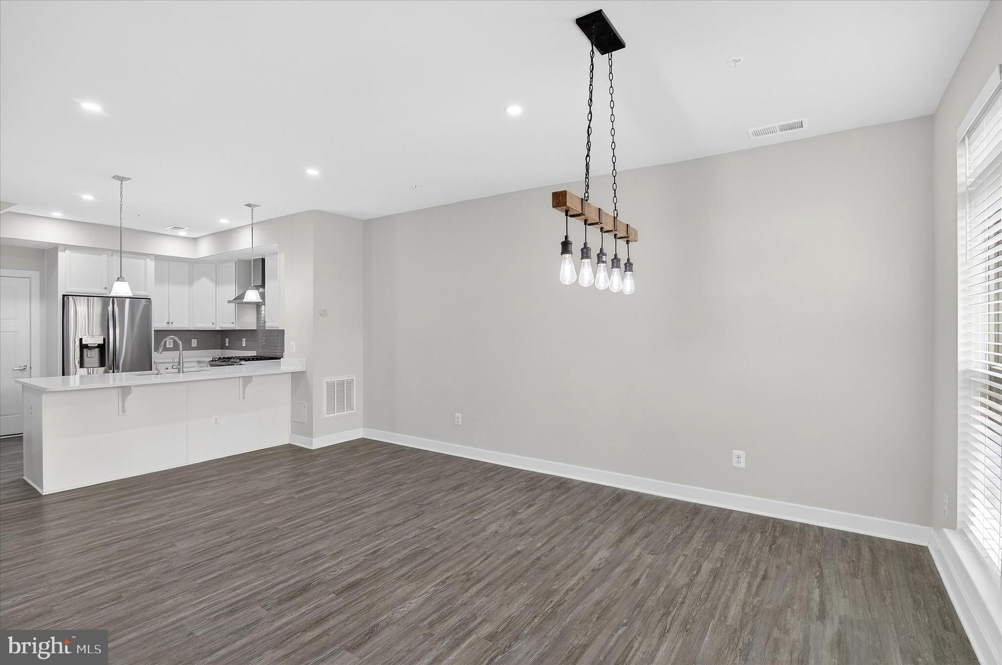 ARCOLA TOWN CENTER CONDO - Residential