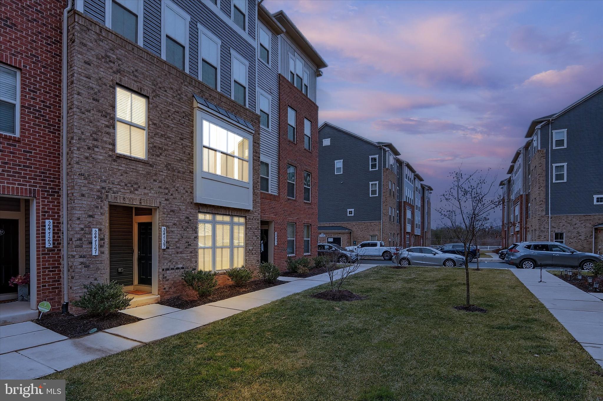 ARCOLA TOWN CENTER CONDO - Residential