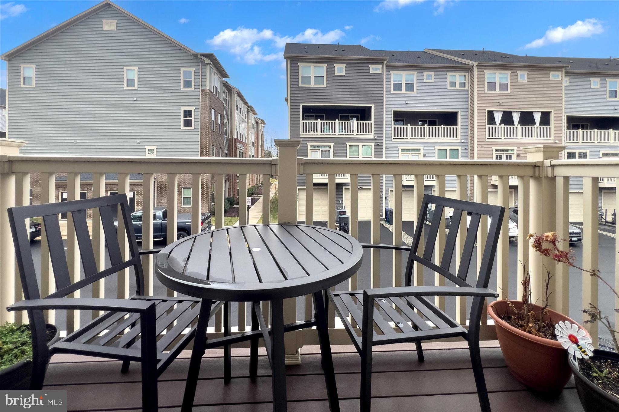 ARCOLA TOWN CENTER CONDO - Residential