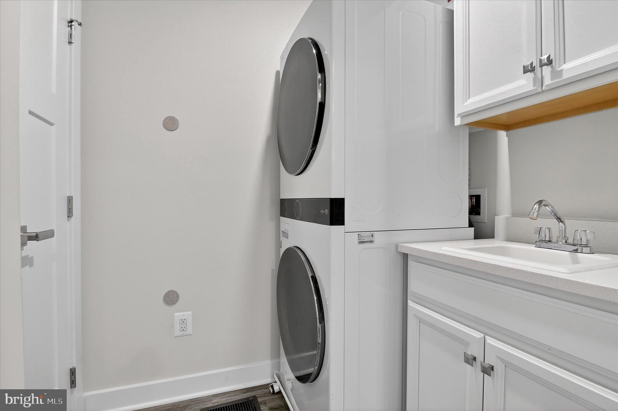 ARCOLA TOWN CENTER CONDO - Residential