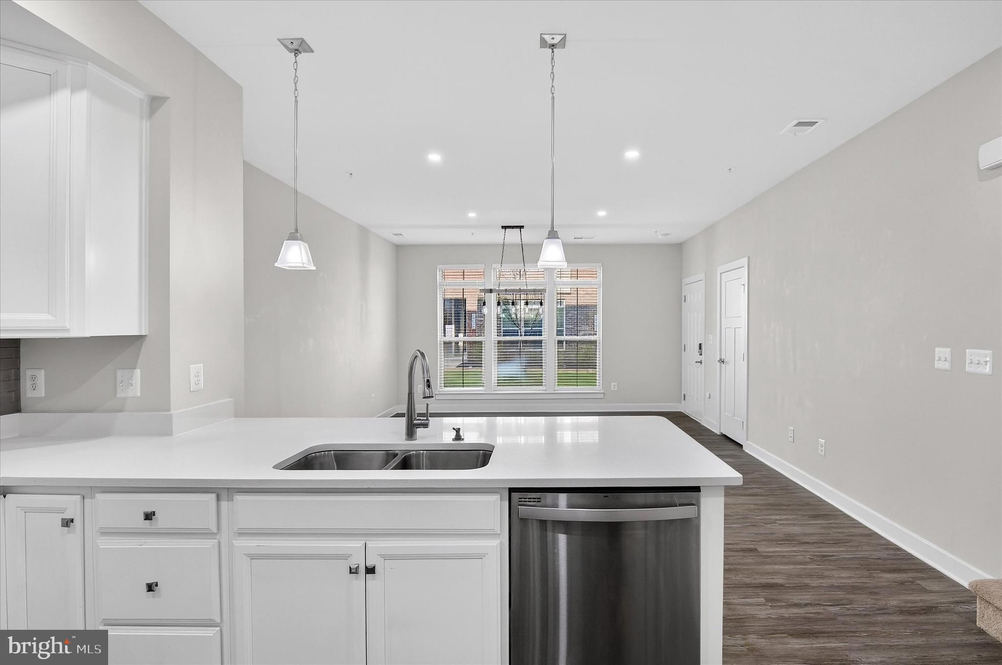 ARCOLA TOWN CENTER CONDO - Residential