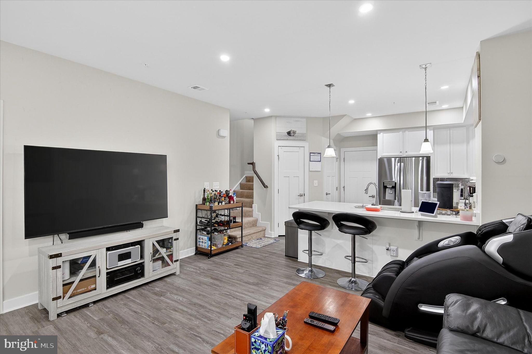 ARCOLA TOWN CENTER CONDO - Residential