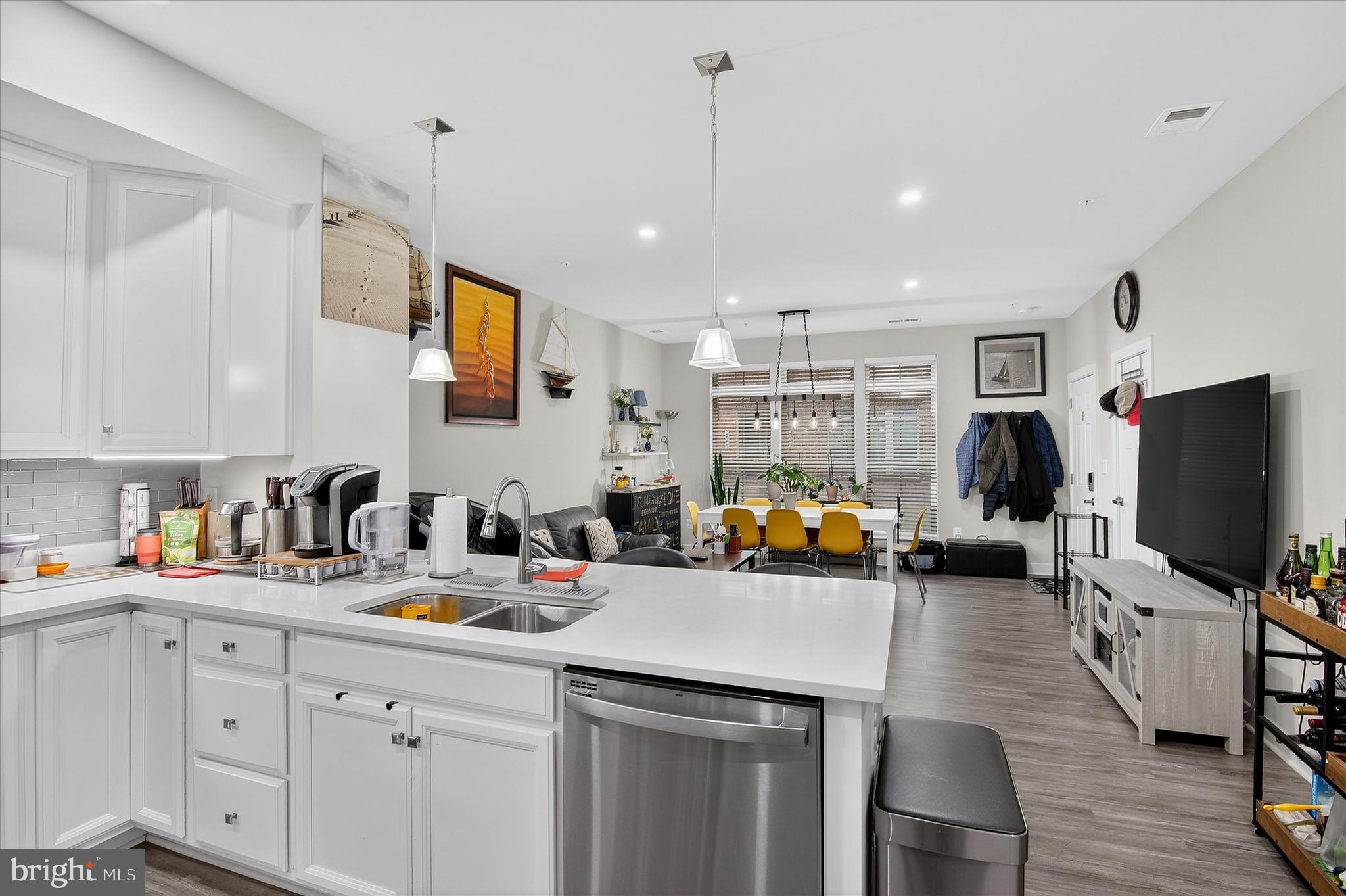 ARCOLA TOWN CENTER CONDO - Residential