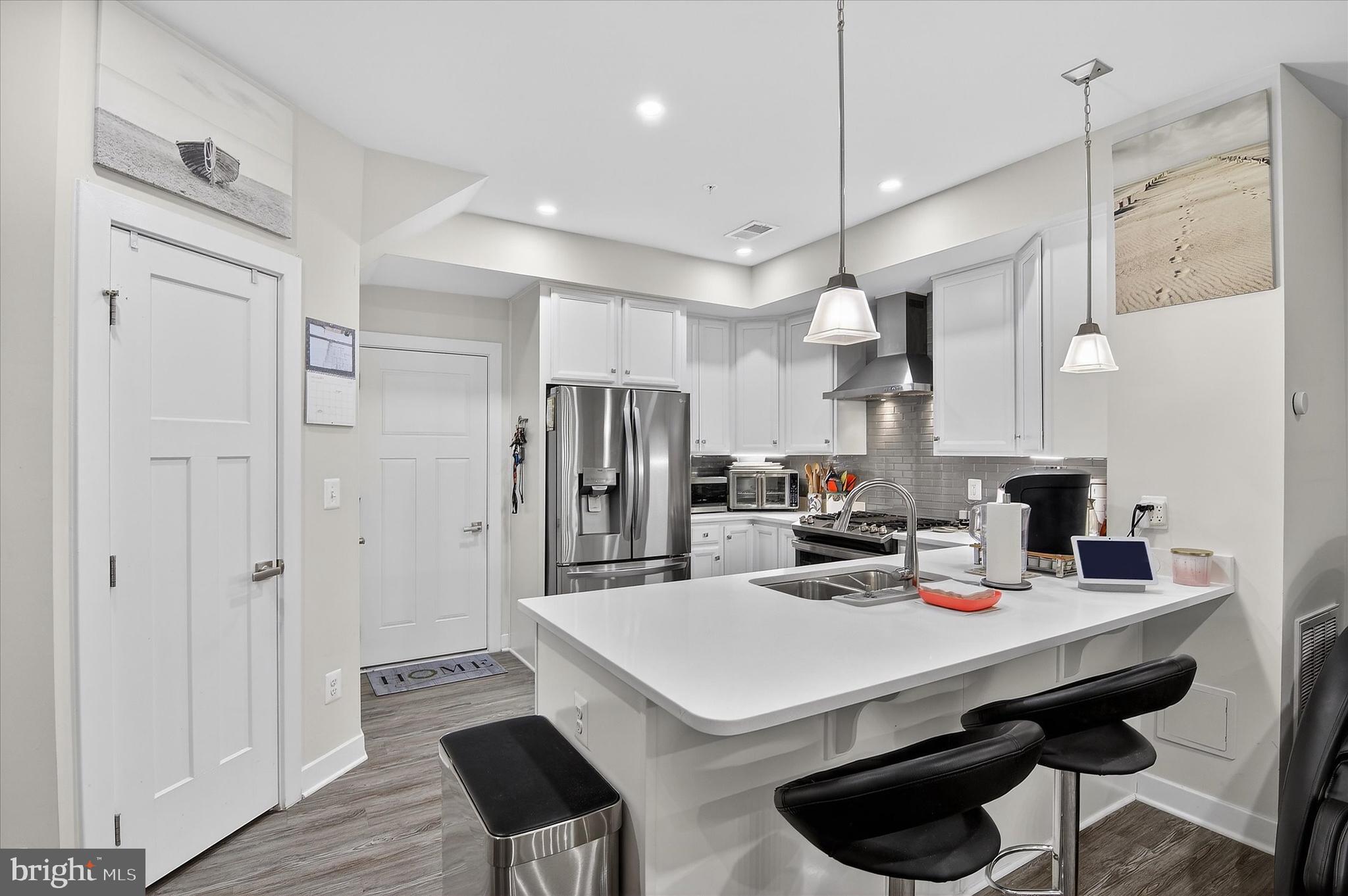 ARCOLA TOWN CENTER CONDO - Residential