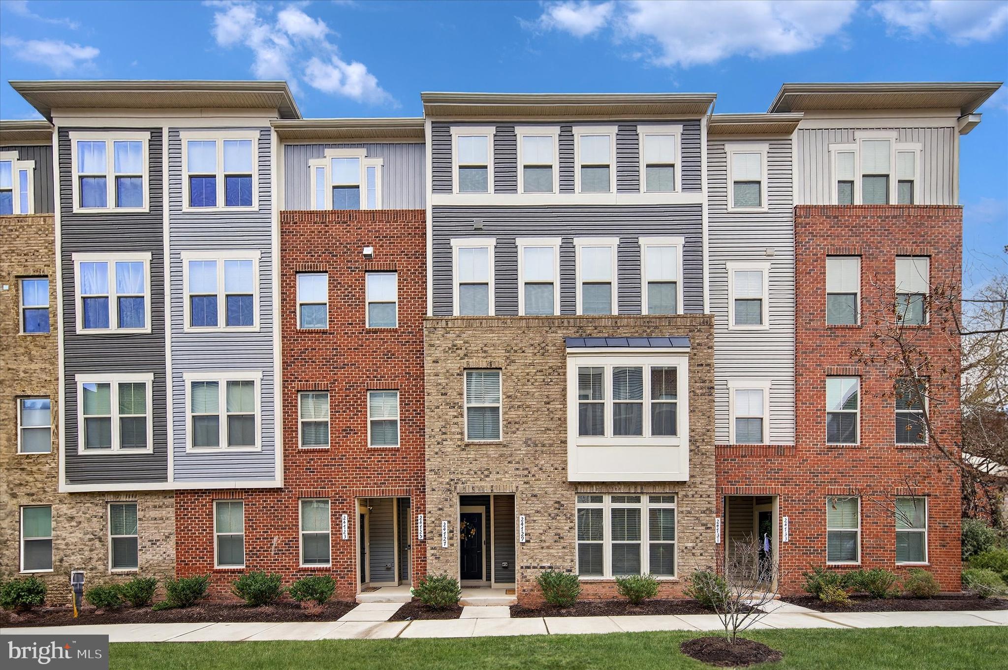 ARCOLA TOWN CENTER CONDO - Residential