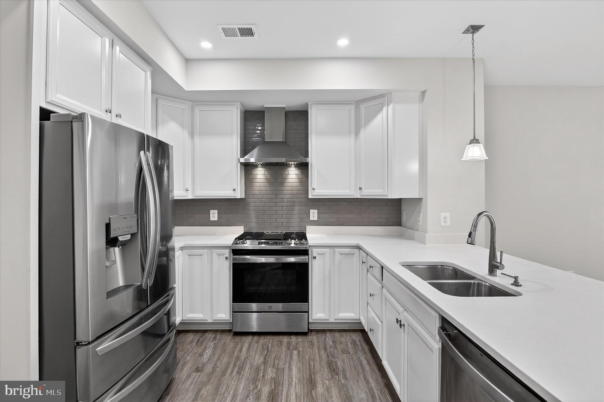 ARCOLA TOWN CENTER CONDO - Residential