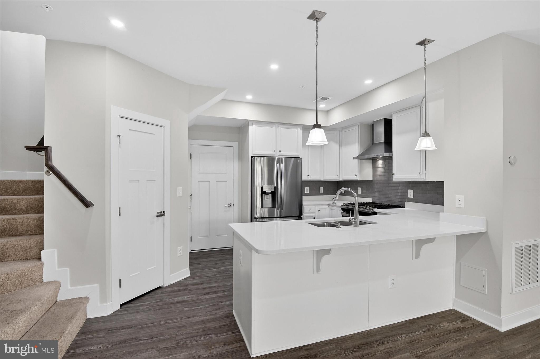 ARCOLA TOWN CENTER CONDO - Residential