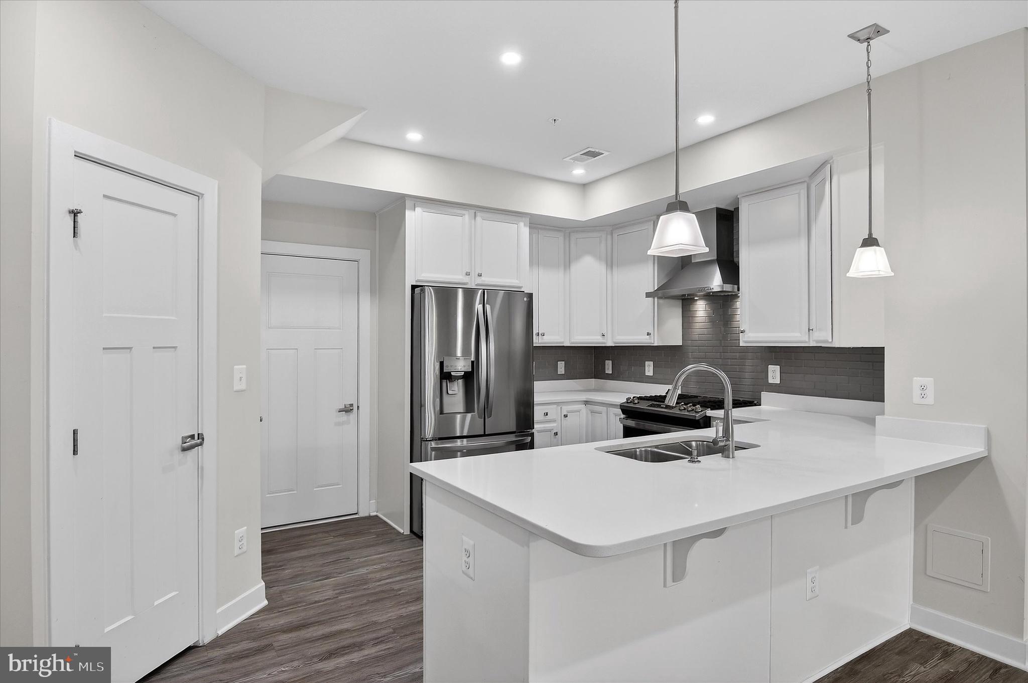 ARCOLA TOWN CENTER CONDO - Residential