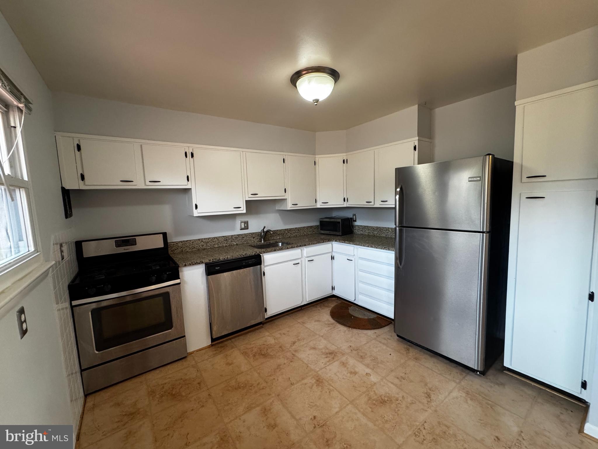 BURGUNDY ESTATES - Residential