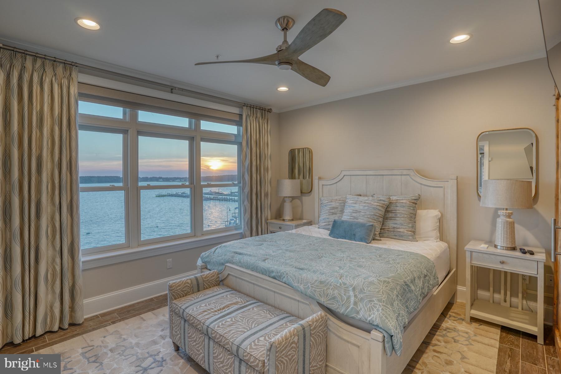 LIGHTHOUSE COVE - Residential