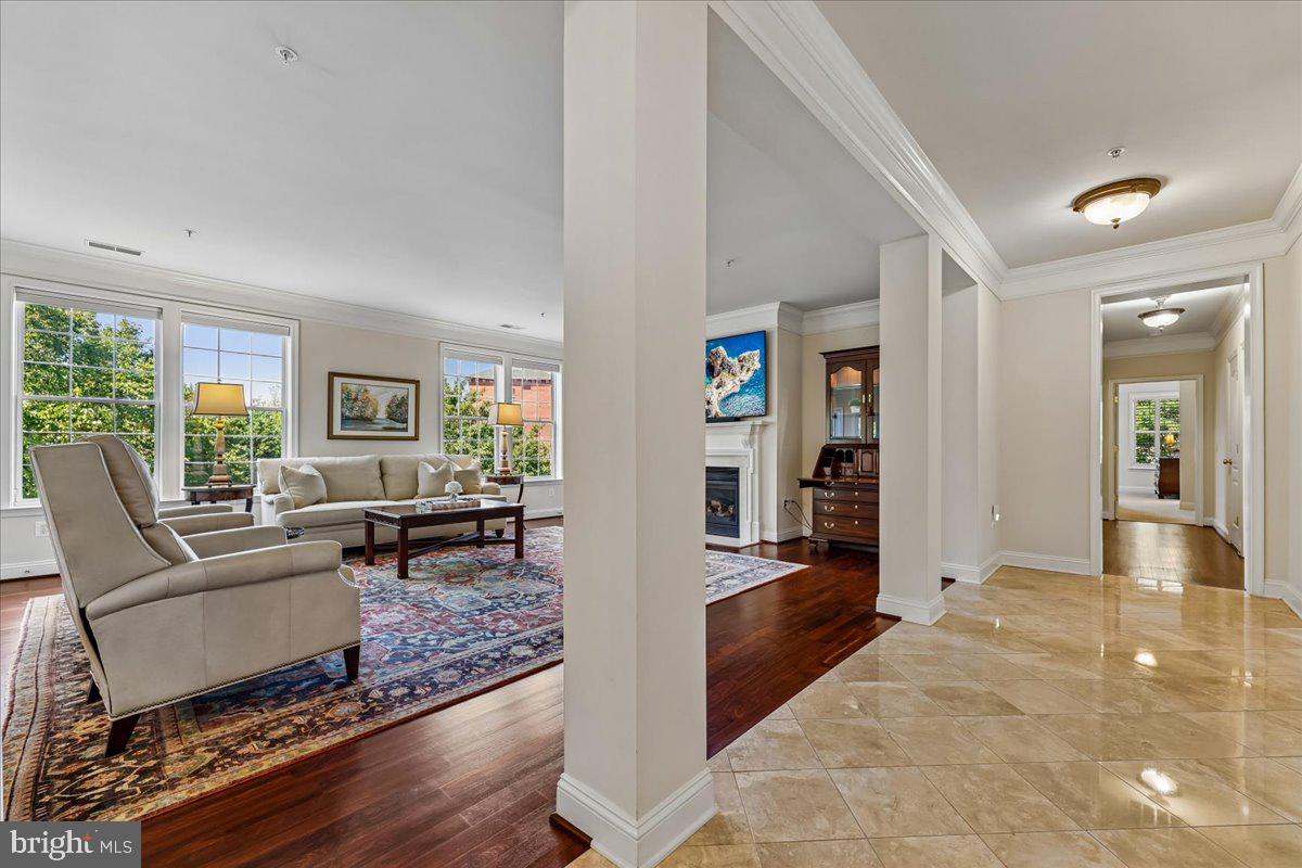 9403 BLACKWELL 301