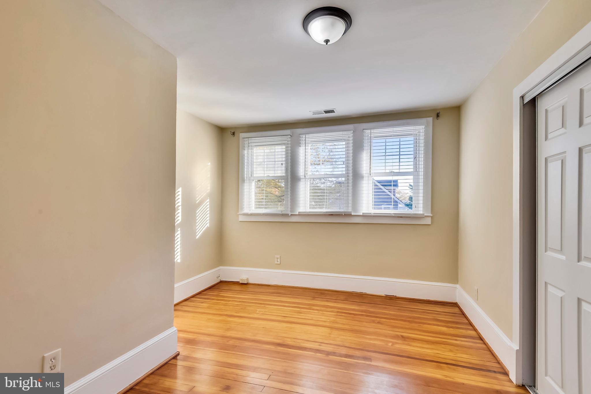 CLARENDON - Residential Lease