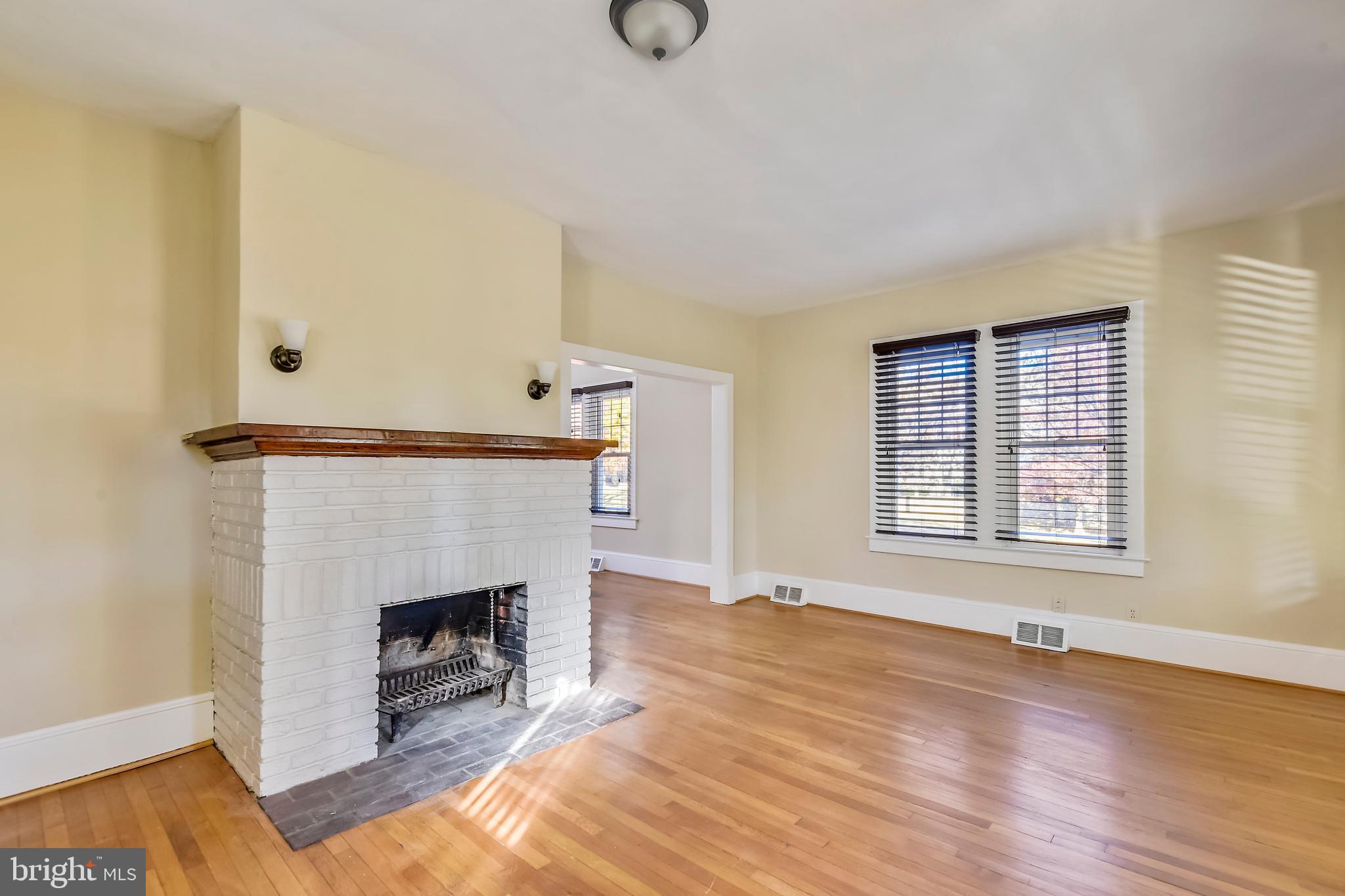 CLARENDON - Residential Lease