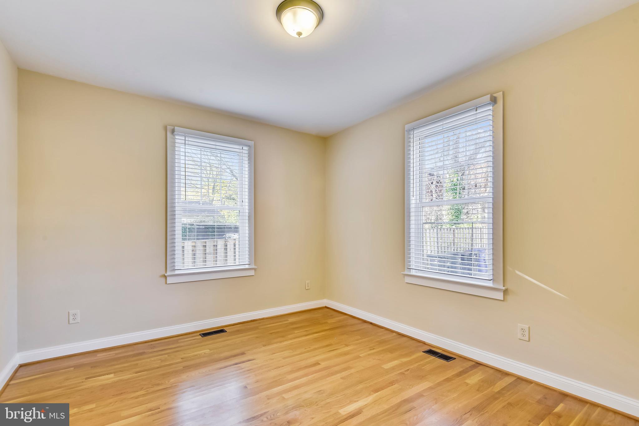 CLARENDON - Residential Lease