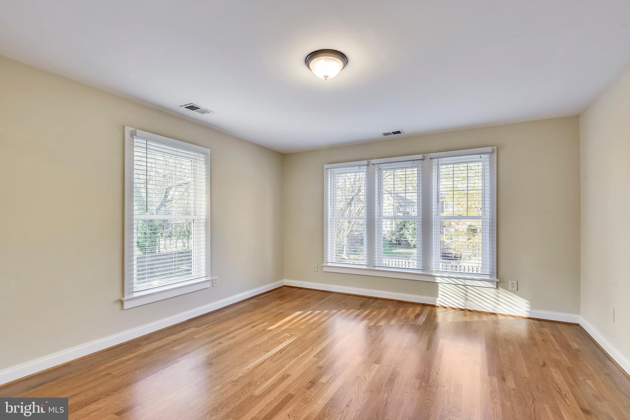 CLARENDON - Residential Lease