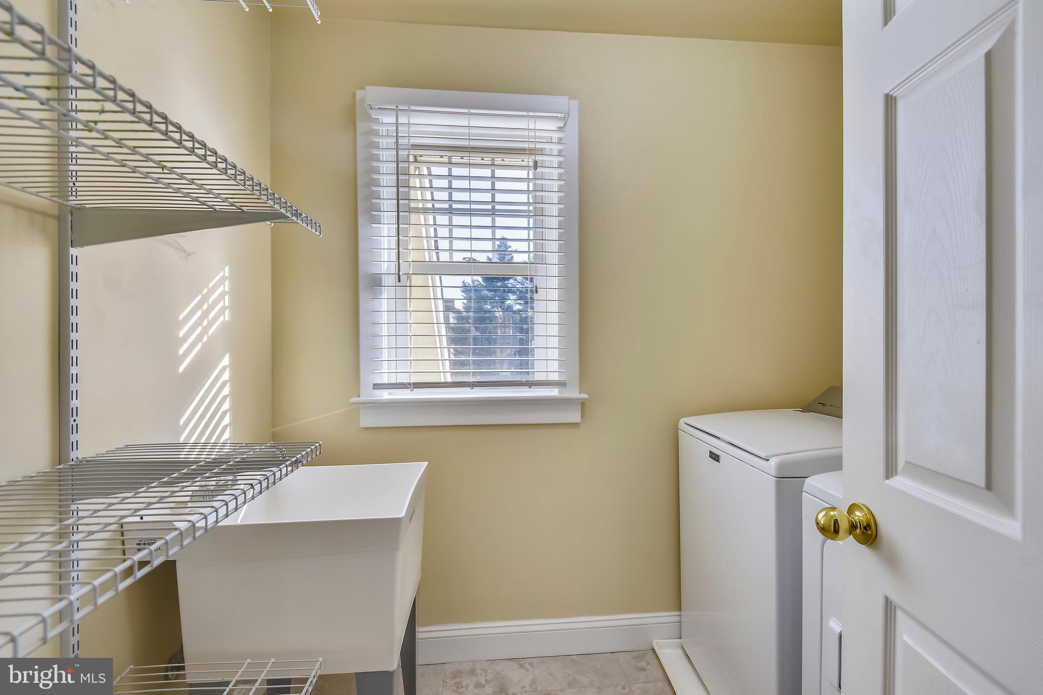 CLARENDON - Residential Lease